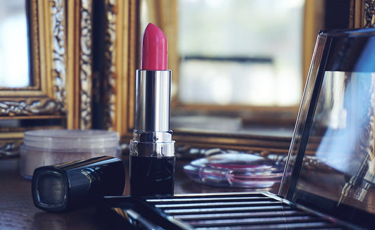 How to choose the right lipstick color for you